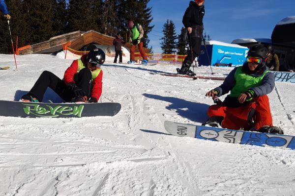 AUSTRIA SAALBACH – KAPRUN – ZELL AM SEE SNOWBOARD CAMP DLA JEŻDŻĄCYCH  młodzież 12-19lat, Zima 2027
