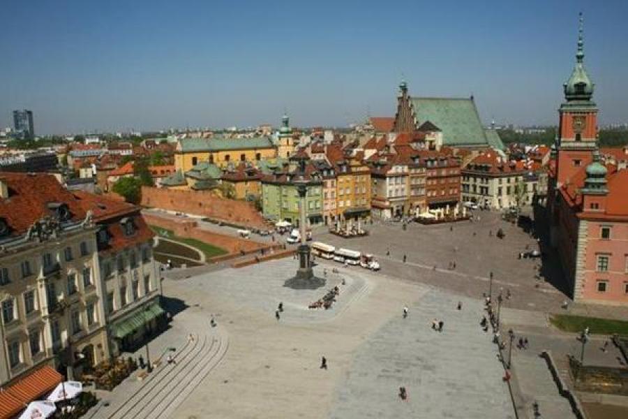 Warszawa_Stare_Miasto_Star_wka_640x0_rozmiar-niestandardowy (Copy).jpg